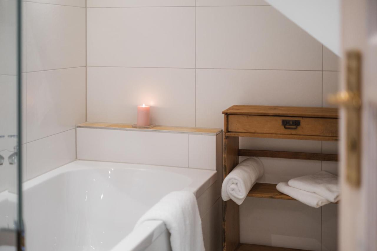 Historische Wohnung Mit Gehobenem Ambiente Walting Exterior photo