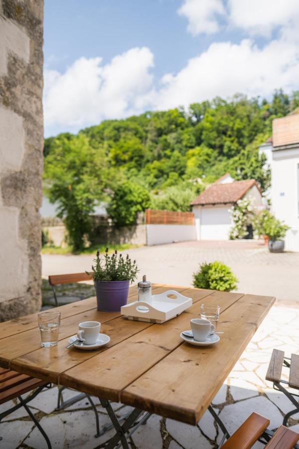 Historische Wohnung Mit Gehobenem Ambiente Walting Exterior photo