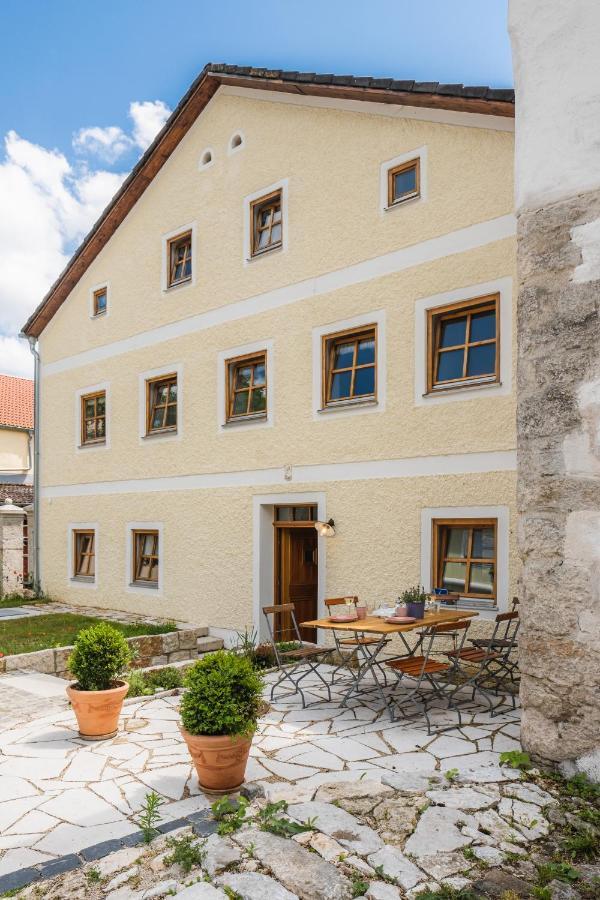 Historische Wohnung Mit Gehobenem Ambiente Walting Exterior photo